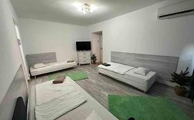 24 Ior By Green Apartments